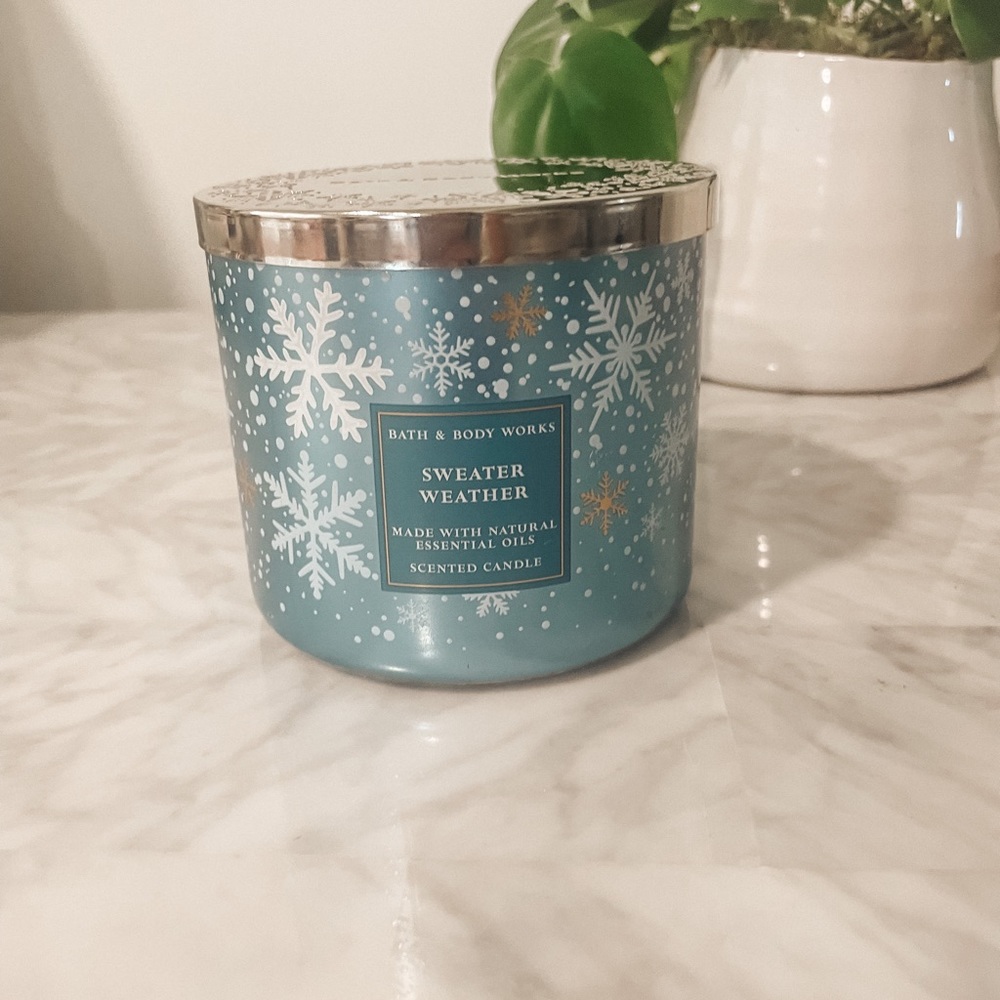 NEW Bath & Body Works Sweater Weather 3-Wick Candle